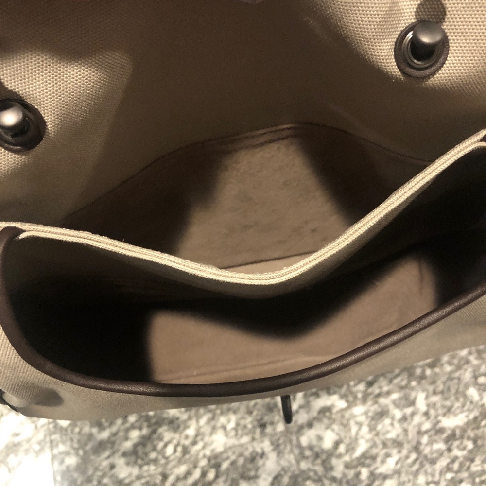 PRICE⬇️NWOT Bottega Veneta Safari Nappa Bag - Picture 10 of 14